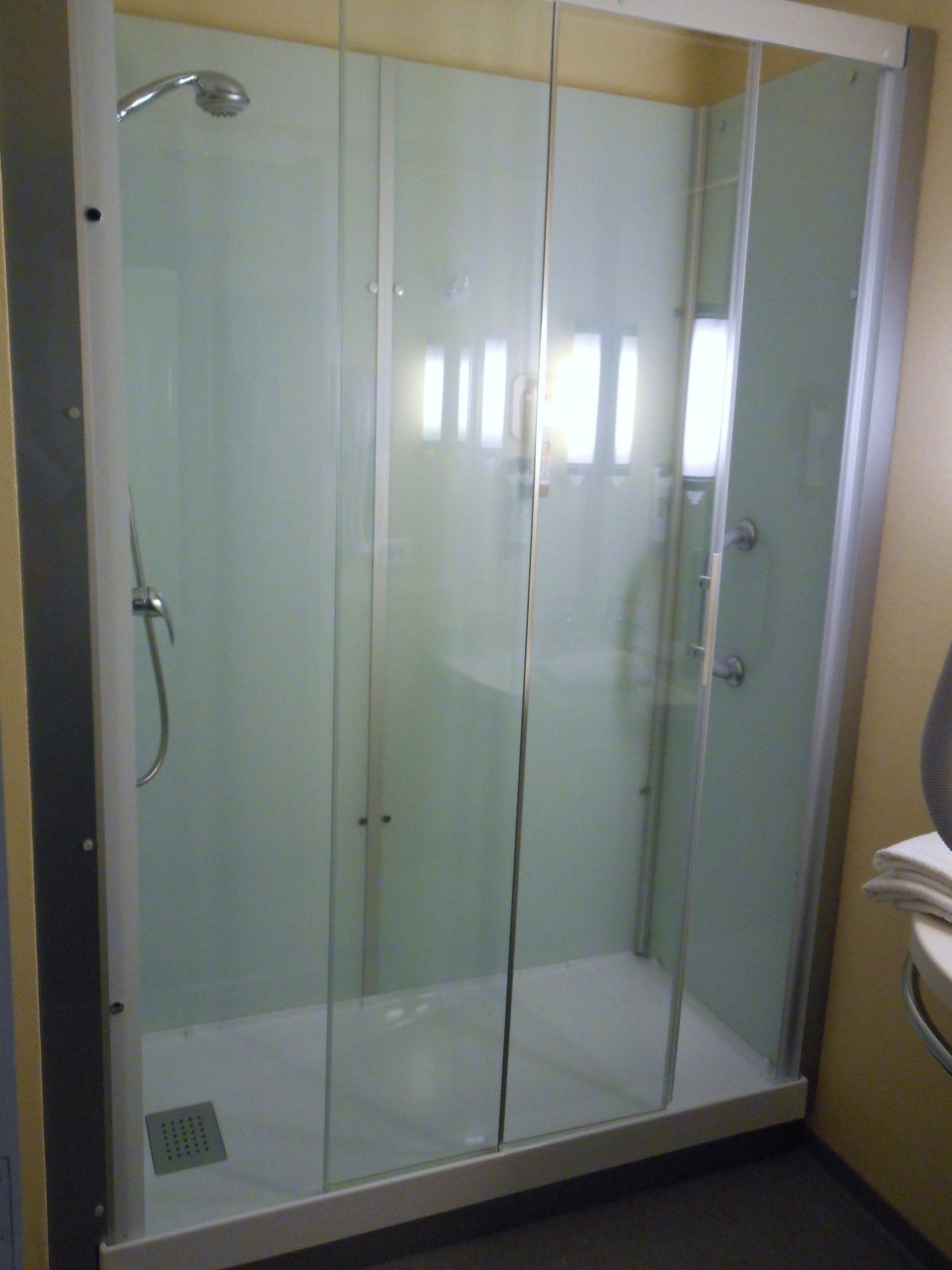 ホテル Ibis Rennes Beaulieu セッソン・セヴィニエ エクステリア 写真