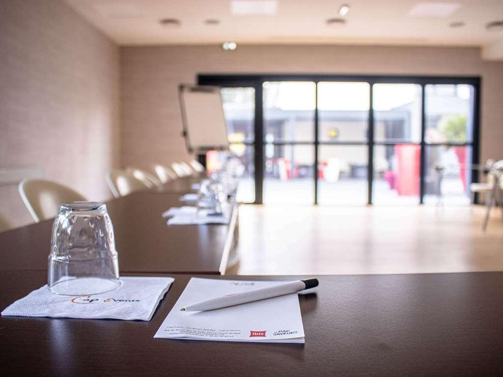ホテル Ibis Rennes Beaulieu セッソン・セヴィニエ エクステリア 写真