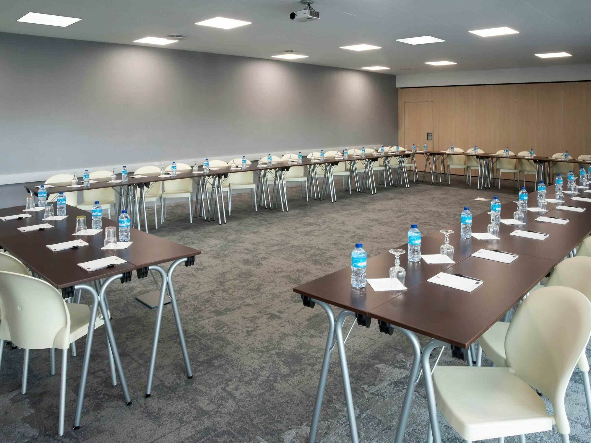 ホテル Ibis Rennes Beaulieu セッソン・セヴィニエ エクステリア 写真